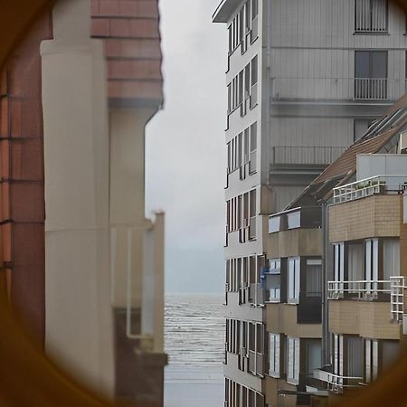 Big And Comfortable Triplex In Knokke Exterior photo