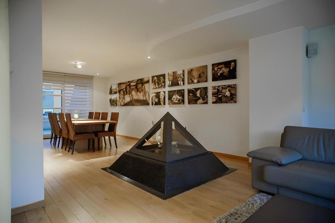 Big And Comfortable Triplex In Knokke Exterior photo