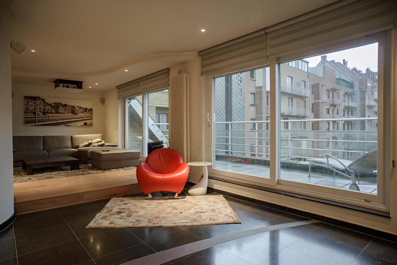 Big And Comfortable Triplex In Knokke Exterior photo