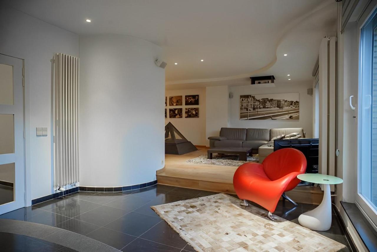 Big And Comfortable Triplex In Knokke Exterior photo